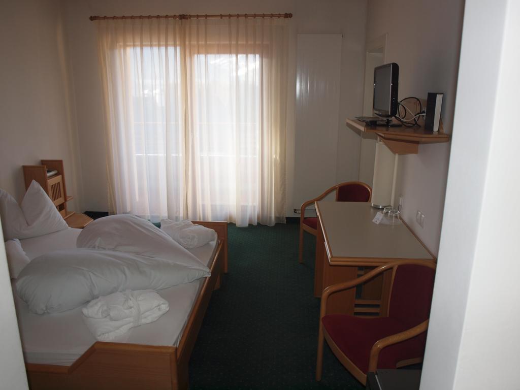 Sporthotel Rasen Rasùn di Sotto Zewnętrze zdjęcie
