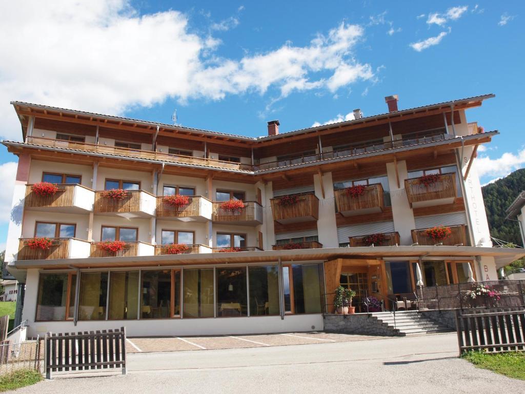 Sporthotel Rasen Rasùn di Sotto Zewnętrze zdjęcie